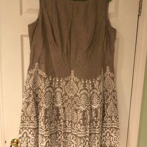 Women’s Jones New York sleeveless dress size 16W.